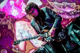 Wyjątkowy gest Tony'ego Iommi. Muzyk przeznaczy swoją gitarę na niezwykle ważny cel