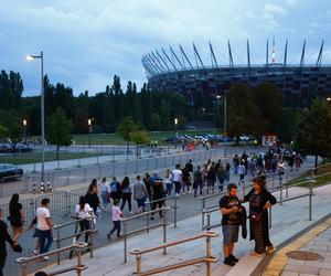 Koncert Sanah na PGE Narodowym w Warszawie - tłumy pod stadionem