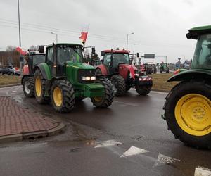 Trwa protest rolników w woj. lubelskim. Blokady są w wielu miejscach w regionie [DUŻO ZDJĘĆ]