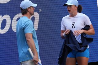 Wim Fissette zdradził kulisy pracy z Igą Świątek. Belg o problemach Polki ze stopą i przełomowym momencie w sezonie