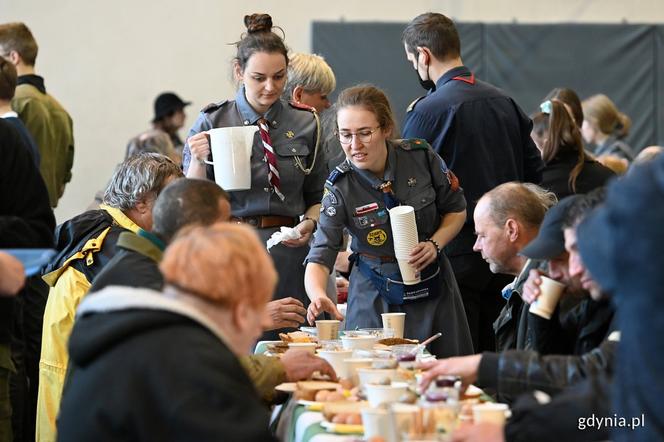 Śniadania wielkanocne dla potrzebujących w Gdyni. Przyjdź i się poczęstuj!