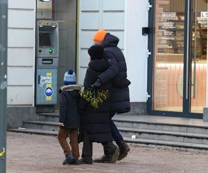 Całuśny mąż Kaczyńskiej nie dał jej wytchnienia pod jemiołą 