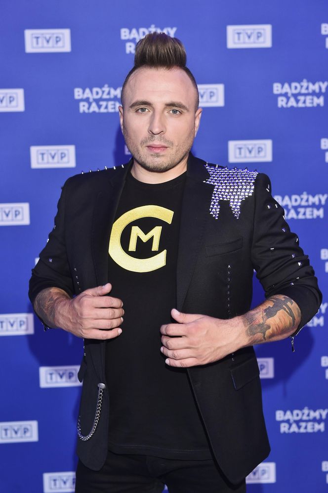 Czadoman pod ołtarzem na Boże Ciało