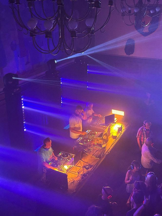 To pierwsza taka impreza w Olsztynie. Tłumy na Silent Disco w… ratuszu