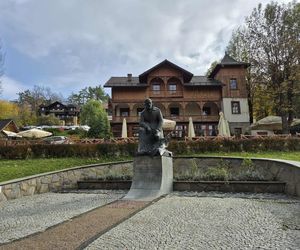 To jedno z najstarszych polskich uzdrowisk najpiękniej wygląda jesienią. Kurowali się w nim Sienkiewicz, Prus, Matejko i Konopnicka