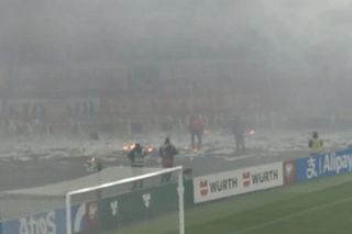 Gorąco na stadionie podczas meczu z Litwą! Zapłonęły serpentyny!