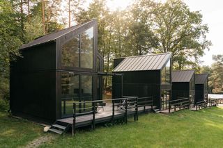 Metamorfoza domu wczasowego z PRL: ośrodek Leśna Przystań we Fromborku