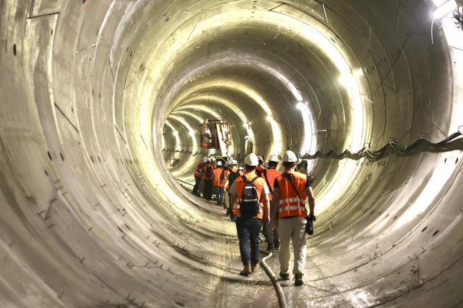 Ekipa „Super Expresu” na budowie ostatniego odcinka linii metra M2. Pod Bemowem praca wre