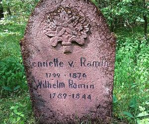 Leśny cmentarz rodu von Ramin