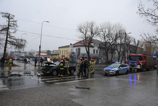 Bełchatów: Wypadek w centrum miasta! Na skrzyżowaniu zderzyły się dwa auta