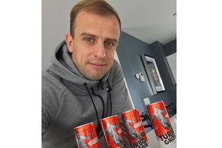 TurboGrosik już w sklepach! Kamil Grosicki i inni sportowcy ze swoimi energetykami 