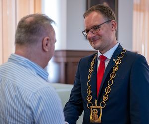 Zaprzysiężenie nowego prezydenta Zabrza. Kamil Żbikowski złożył ślubowanie i zwrócił się do mieszkańców