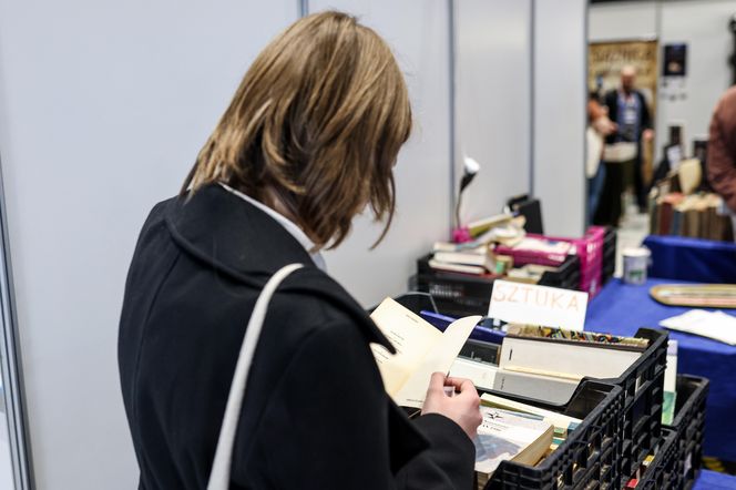 Targi Książki w Katowicach to okazja do zdobycia autografów pisarzy