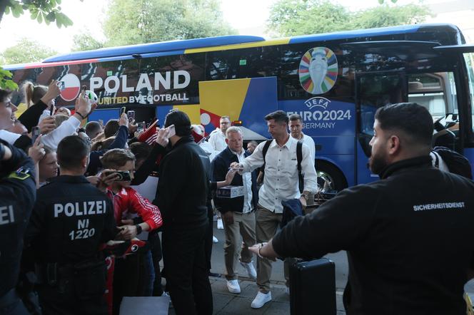 Euro 2024. Piłkarzy przywitał tłum kibiców! Reprezentacja jest już na miejscu 