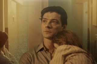 Czarna śmierć, odcinek 2. Igor Bielik (Tomasz Ziętek), Maja (Oliwia Stockinger)