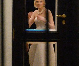 Porównaliśmy suknie ślubne córek prezydentów