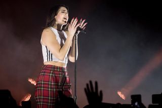 Gosia Andrzejewicz rzuca wyzwanie Dui Lipie. Piosenkarka spełni jej prośbę? 