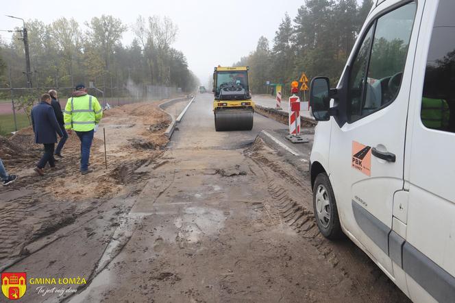 Trwa przebudowa DK63 między Łomżą a Zambrowem. W Wygodzie wylane zostały już pierwsze warstwy asfaltu