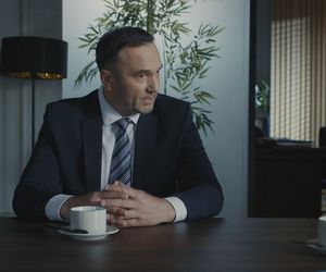 M jak miłość, odcinek 1885. adwokat (Jacek Barczak)