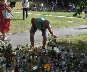 Marsz Milczenia dla Klaudii w Toruniu. „Niech nasza cisza przemówi głośniej niż słowa” [GALERIA]