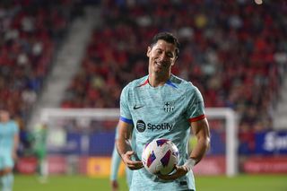 Miał nie lecieć do Belgii, a zagra w pierwszym składzie. Robert Lewandowski poprawi strzelecki dorobek w Lidze Mistrzów? 