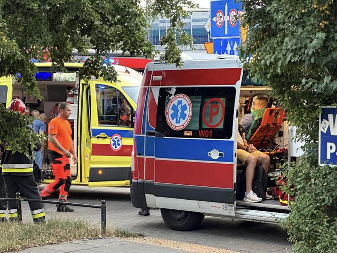 Horror na pływali w Warszawie! Masowe zatrucie tlenkiem chlorku, wiele osób poszkodowanych