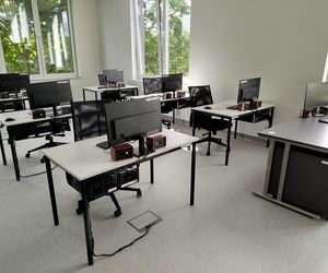 W budynku BCU nr 2 w Siedlcach znajduje się duża hala i 11 sal szkoleniowych, które zostały bardzo nowocześnie wyposażone.