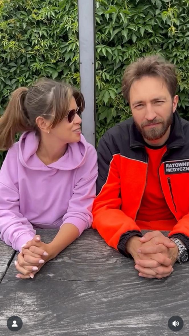 Na sygnale na planie. Piotrek (Dariusz Wieteska), Martyna (Monika Mazur)