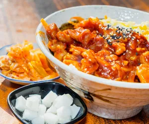 Miodowo-czosnkowa wieprzowina -  pełnia smaku i aromatów