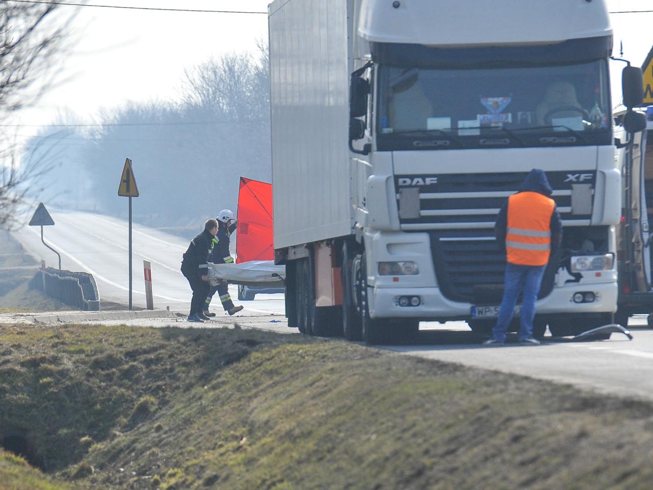 Tir rozjechał matkę z dzieckiem