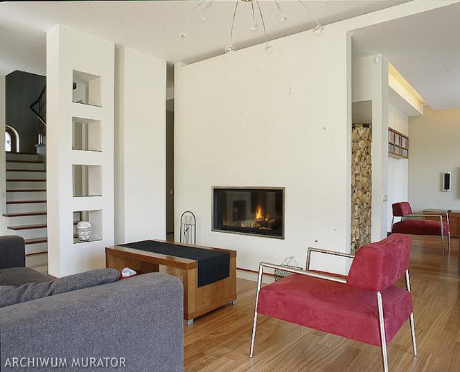 kominek w salonie