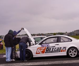 SkillZone Festiwal - motoryzacyjne emocje na lotnisku w Mielcu