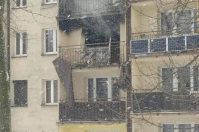 Katowice: Pożar mieszkania na Krzyżowej. Jedna osoba poszkodowana, 20 ewakuowano