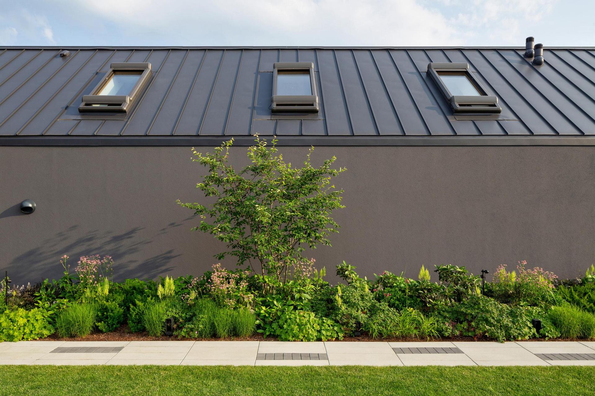 Szary dom w Świerczyńcu koło Tychów