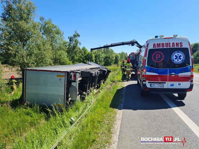 Śmiertelny wypadek pod Bochnią. Nie żyje kierowca ciężarówki