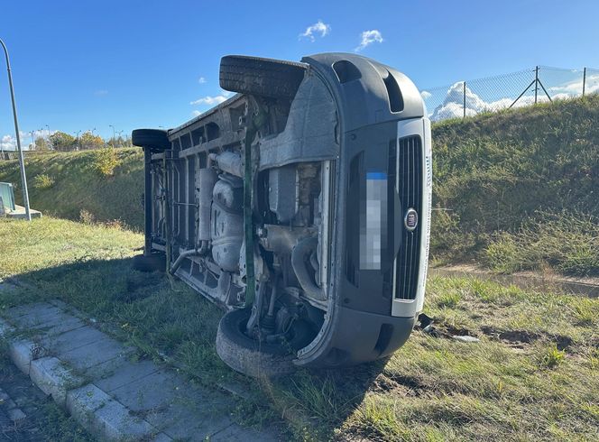 Wypadki z furgonetkami przy lotnisku i na S8