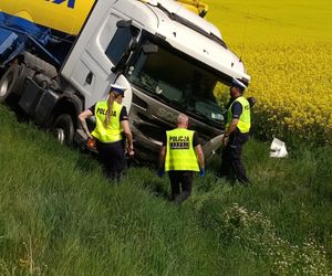 Tragiczny wypadek pod Wągrowcem! Nie żyją dwie osoby, w tym dziecko [ZDJĘCIA]