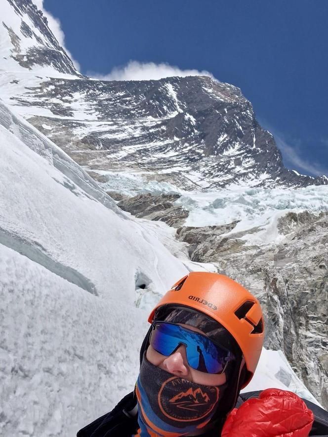 Szymon Jaskuła wspina się na Mount Everest