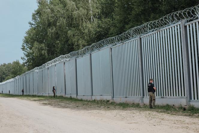 Zapora na granicy z Białorusią. Bariera fizyczna jest już gotowa
