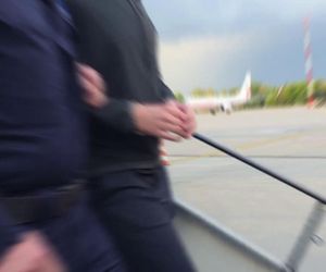 Tak wyglądała ekstradycja Sebastiana M. do Polski. Policja ujawniła nagranie. 