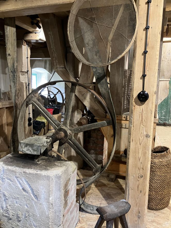 Dolny Młyn w Wojciechowie k/Lubomierza - nowy właściciel odziedziczył urządzenia młyńskie i utworzył prywatną ekspozycję muzealną