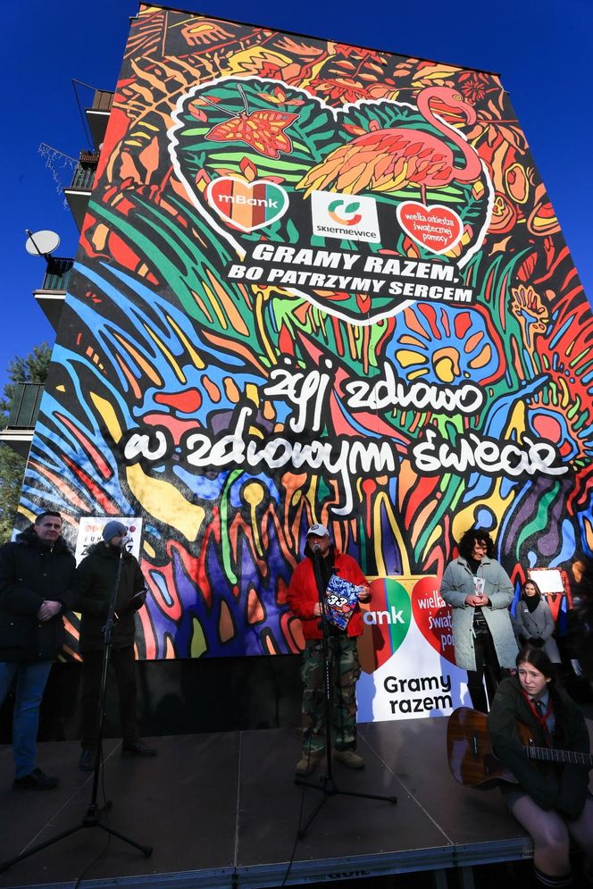 Jerzy Owsiak odsłonił nowy mural w Skierniewicach