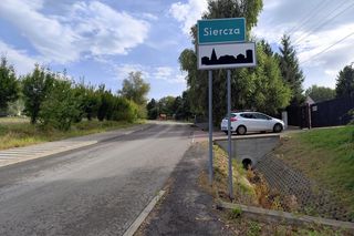 Tragiczny wypadek w Sierczy. Za kierownicą siedział 16-latek, który zabrał samochód matce