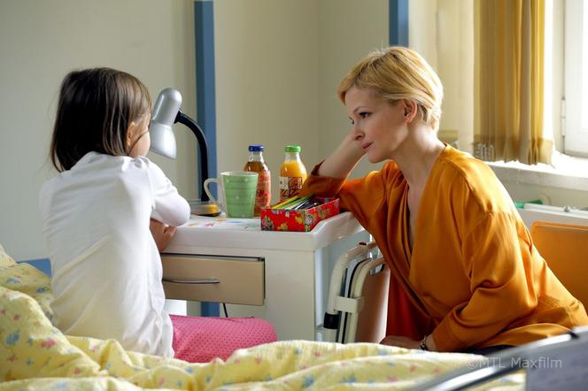 M jak miłość. Marta (Dominika Ostałowska) i Ania (Julia Paćko)