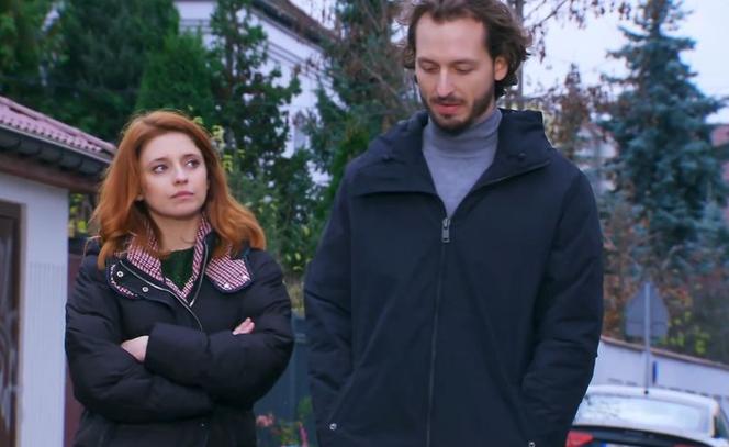 Na Wspólnej odc. 3239. Ksiądz Olek (Jan Hussakowski), Anastazja (Karolina Bacia) 