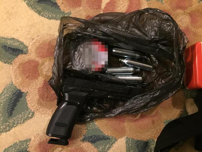 Wielka akcja CBŚP. Zatrzymali groźnych bandytów. Kradli i napadali udając policjantów