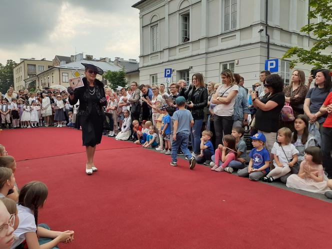 Siedlczanie mogli wsiąść w wehikuł czasu i zobaczyć ulicę Pułaskiego - Piękną sprzed stu lat