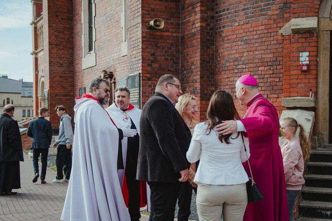 Kanoniczne objęcie diecezji sosnowieckiej przez bp. Artura Ważnego. "Dał się poznać jako odważny"