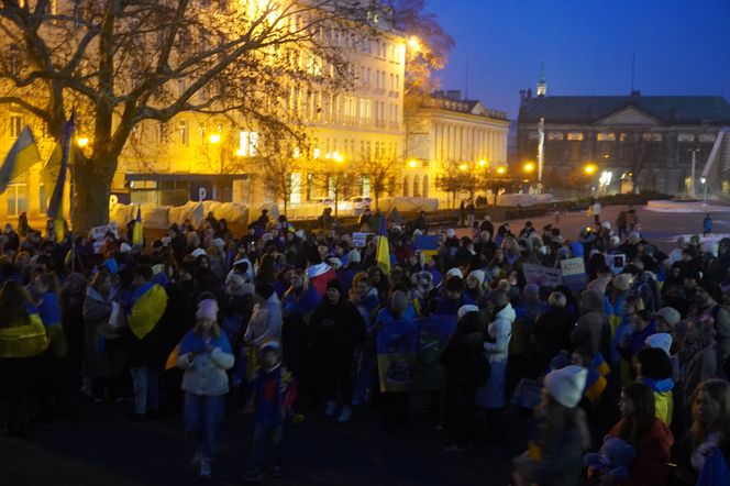 Manifestacja w trzecią rocznicę wybuchu wojny w Ukrainie