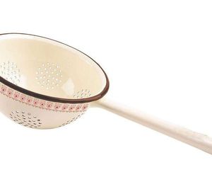 Domowe akcesoria emaliowane